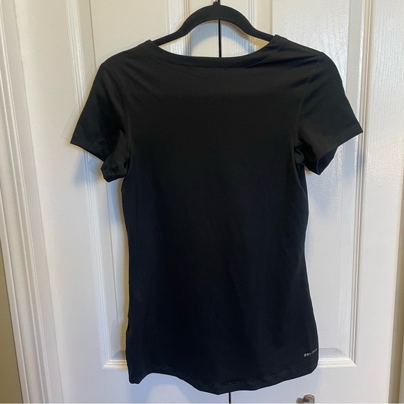 Nike Pro Women’s Dri-FIT V-Neck - Picture 7 of 9